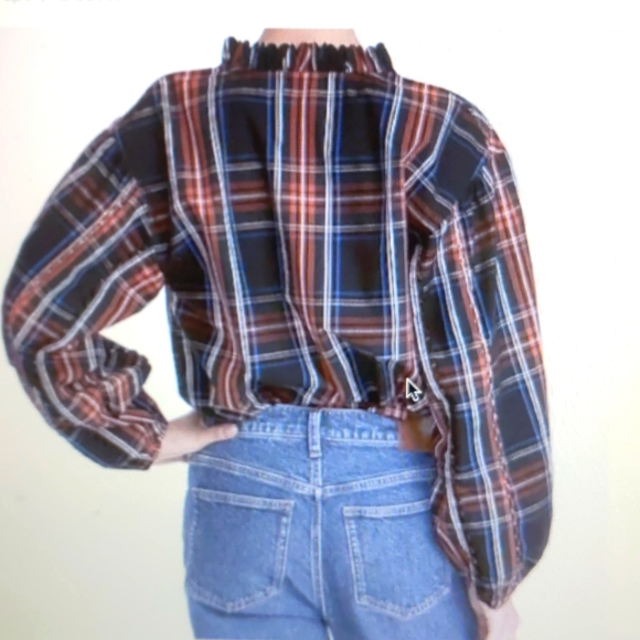 Scalloped tie-neck in Stewart Tartan - Picture 8 of 10